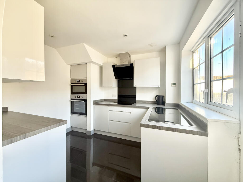 Additional image 2 of Chestnut Drive, Yeovil, Somerset