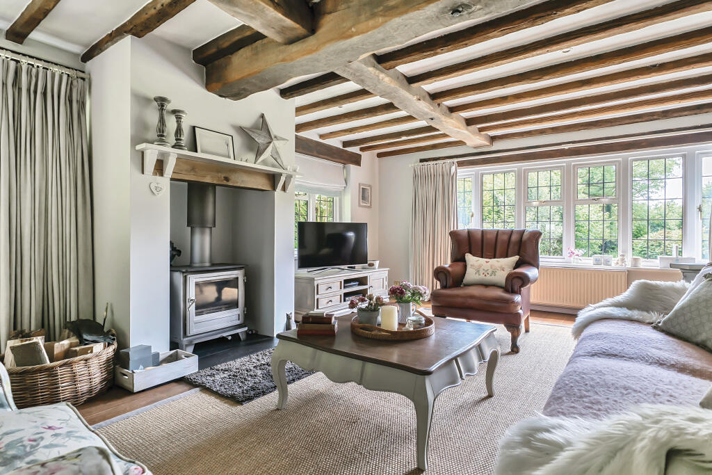 House in Uckfield, Poundgate, High Hurstwood - View 3