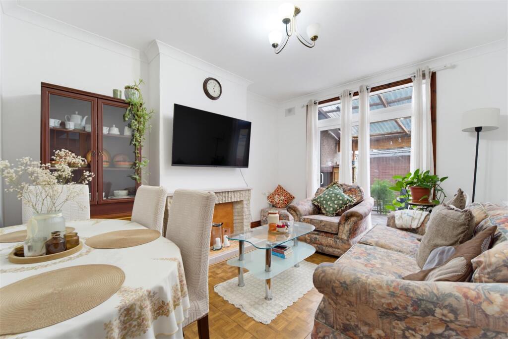 Ferndale Avenue, Hounslow photo 3