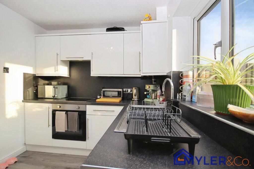 Oxton Close, Widnes, WA8 photo 5