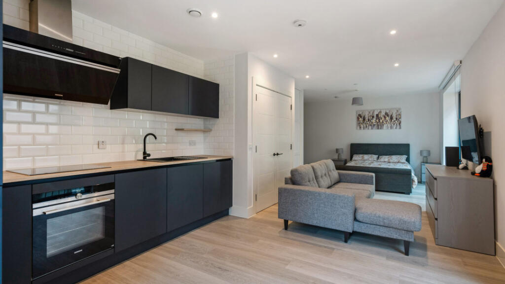 Apartment in Brighton - View 4