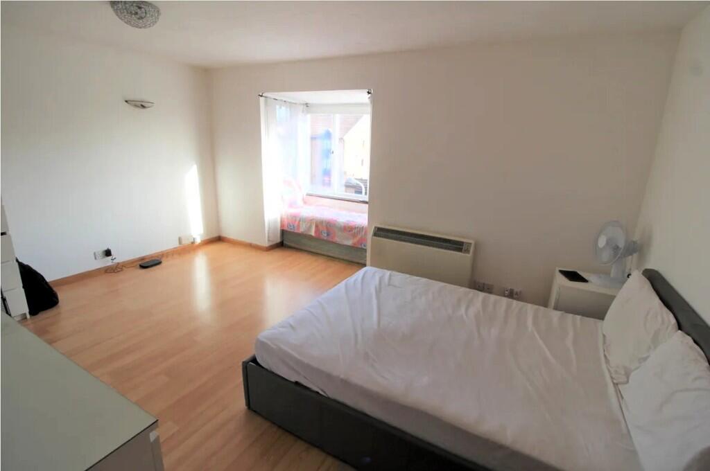Boxwood Close, West Drayton photo 4