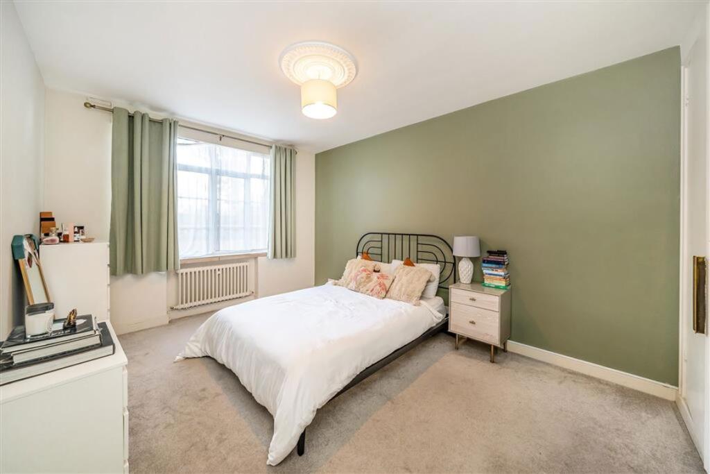 Apartment in London, Brondesbury Park, Brondesbury - View 4