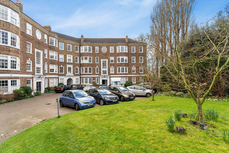 Main image of property: South Grove, Highgate Village, N6