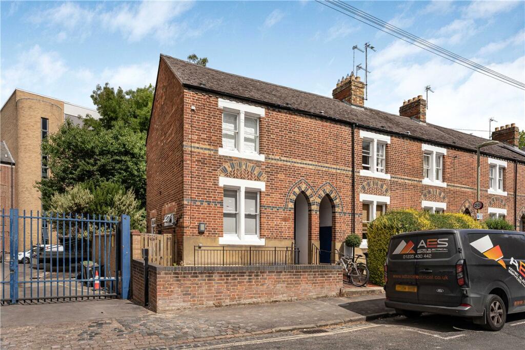 Main image of property: Walton Crescent, Oxford, Oxfordshire, OX1