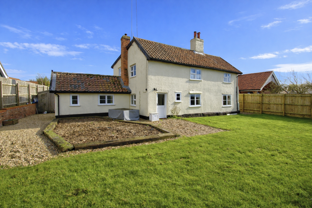 Main image of property: Langshaw Close, Framlingham, IP13