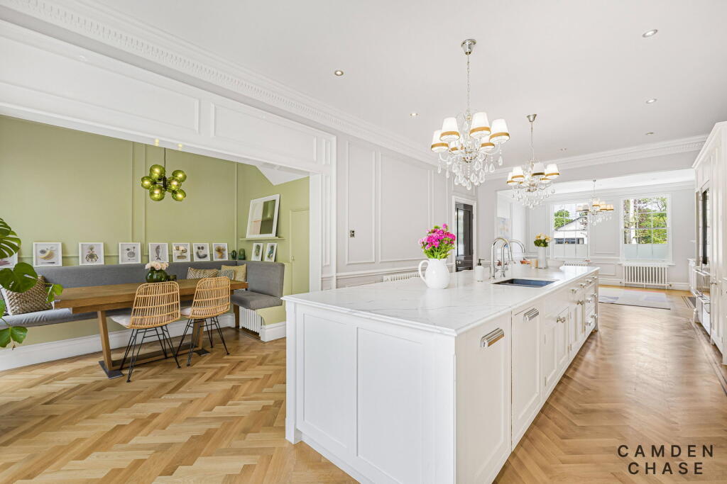 Main image of property: Oaklands Road, London, N20