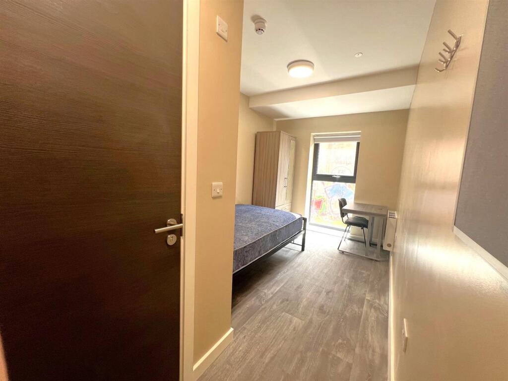 1 bedroom house share for rent