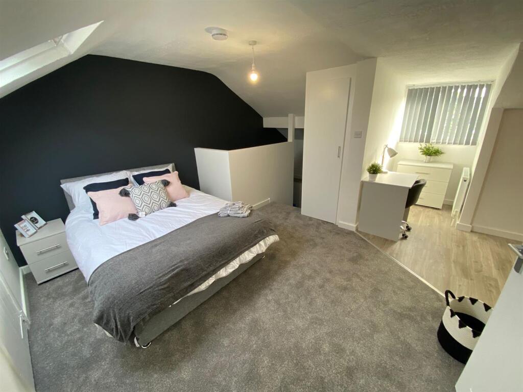 Main image of property: Allesley Old Road, Chapelfields, Coventry, CV5 8BU
