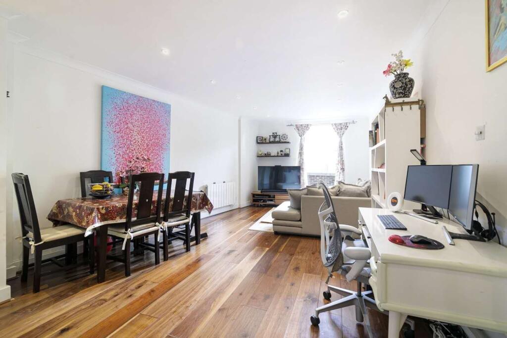 Main image of property: Essex Road, London, N1