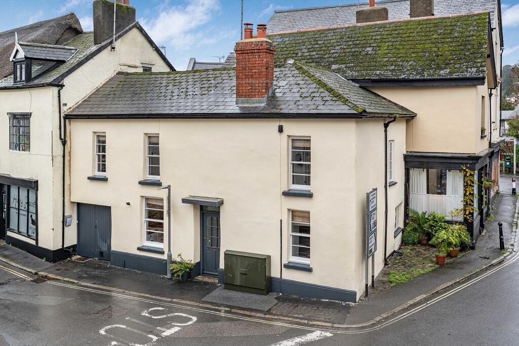 Main image of property: The Square, Moretonhampstead