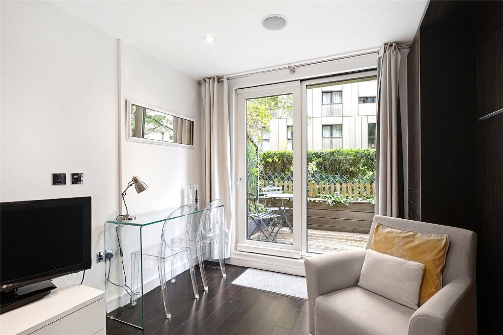 Studio flat for rent