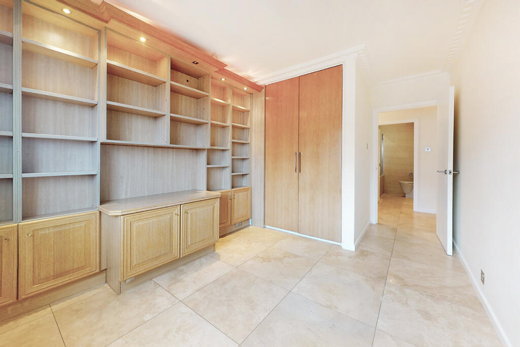 Apartment in London - More
