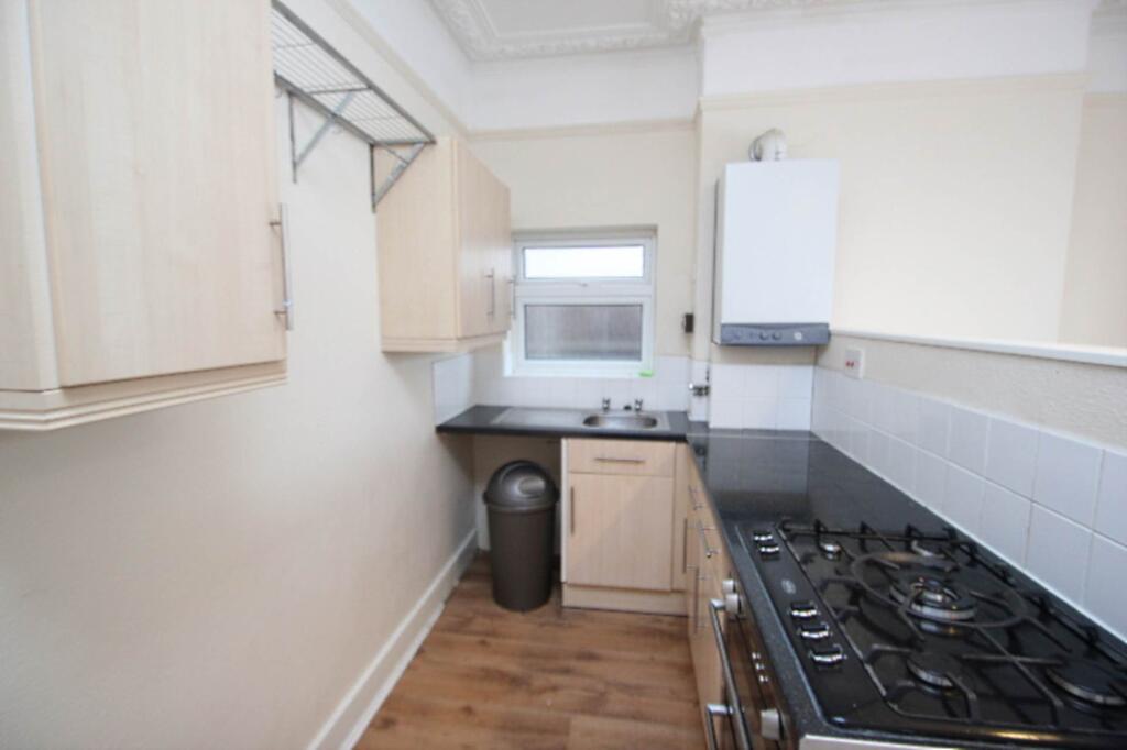 Genesta Road, Westcliff On Sea photo 4
