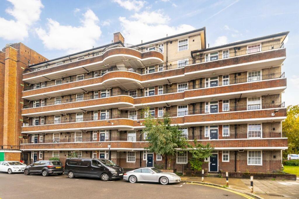 1-bed flat on Aspen Gardens, Hammersmith, £450,000
