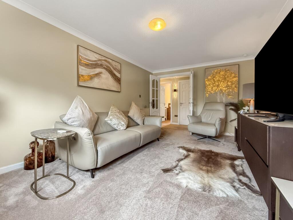 Apartment in Motherwell - More
