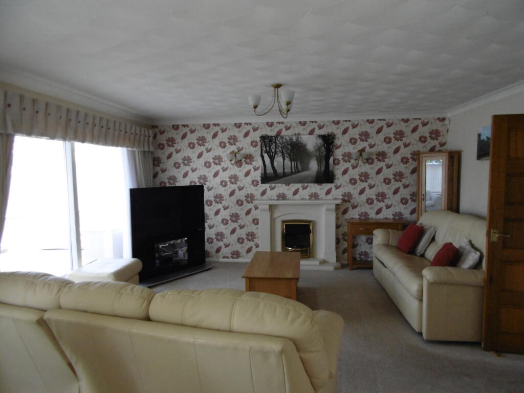 House in Southend-on-Sea - More