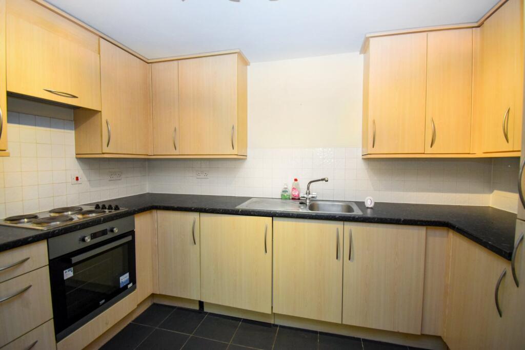 Apartment in Slough, Cippenham - View 3
