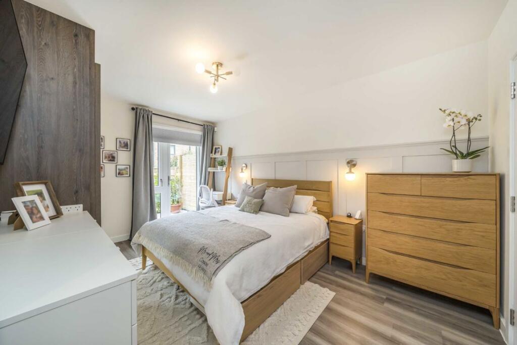 Apartment in London - View 5