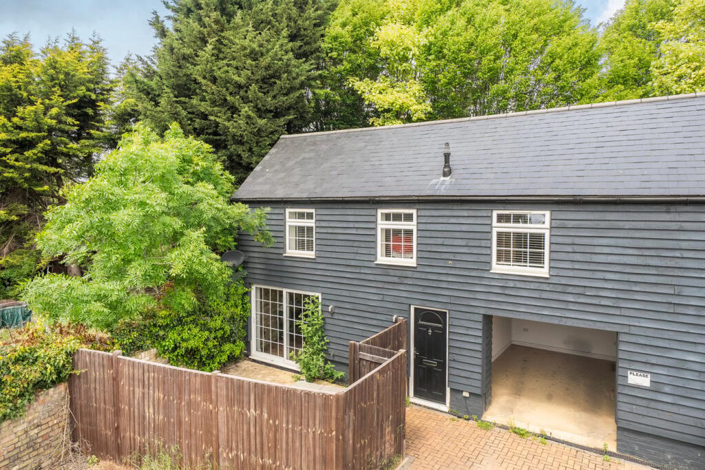 Main image of property: Clifton Road, Shefford, SG17