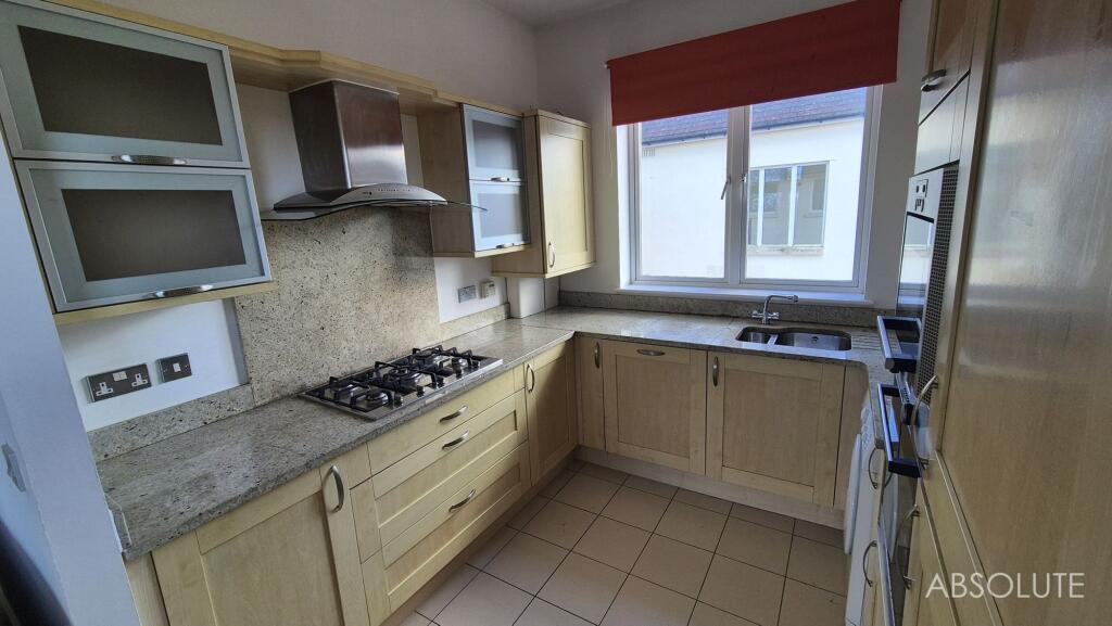 Apartment in Brixham, Torbay - View 3