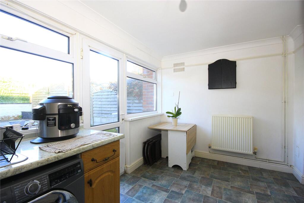 Millbrook Drive, West Leigh, Havant, Hampshire, PO9 - View 4