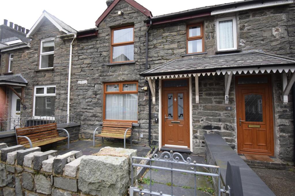 3-bed terraced on Park Square, Blaenau Ffestiniog, £149,500