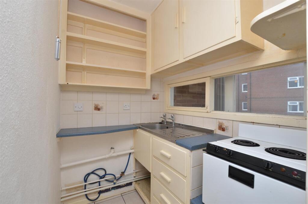 Earlham House, Norwich photo 2