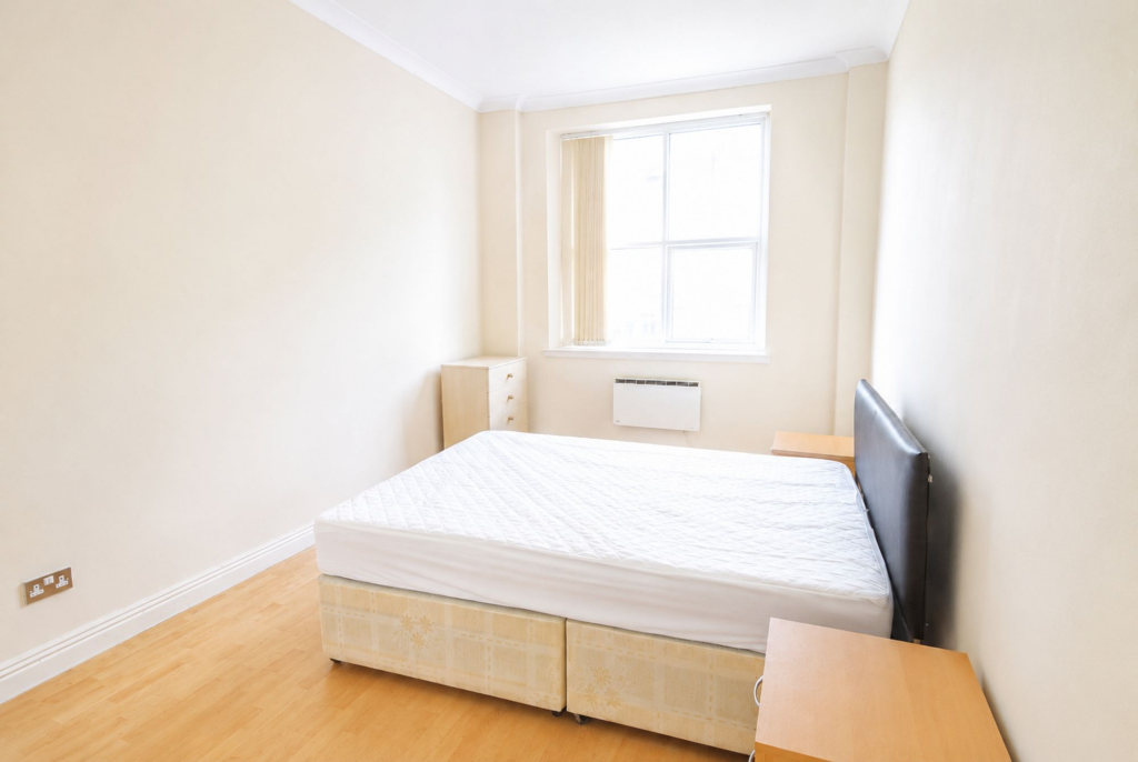 Apartment in Newcastle upon Tyne - View 3