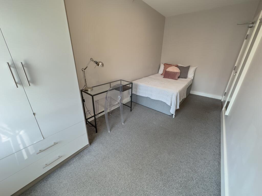 1 bedroom house share for rent