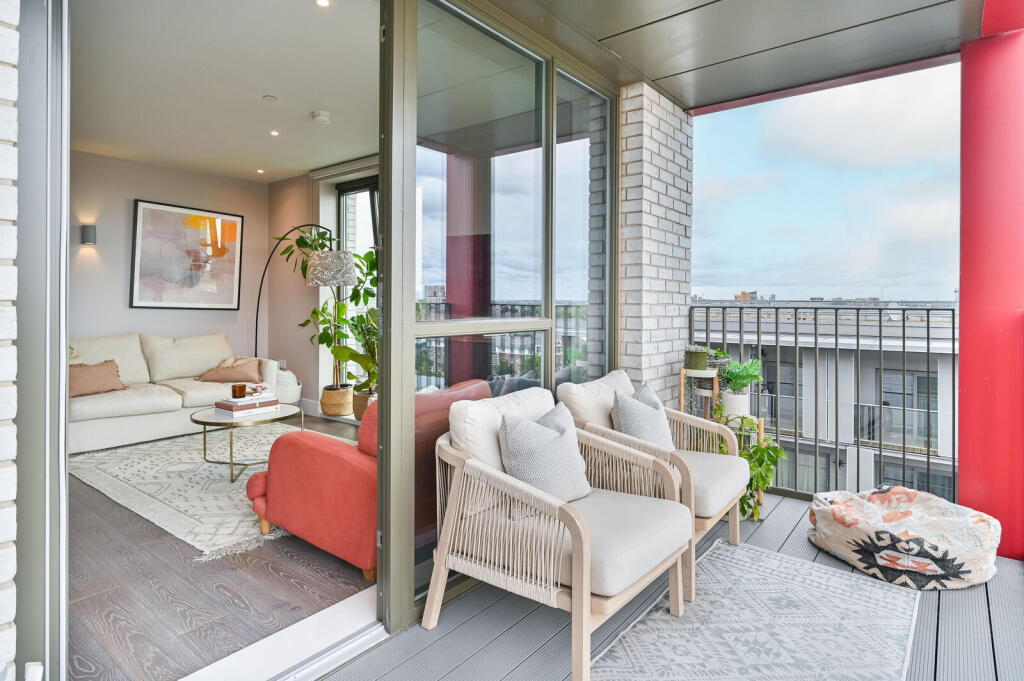 Apartment in London, Royal Arsenal Riverside, Plumstead - More