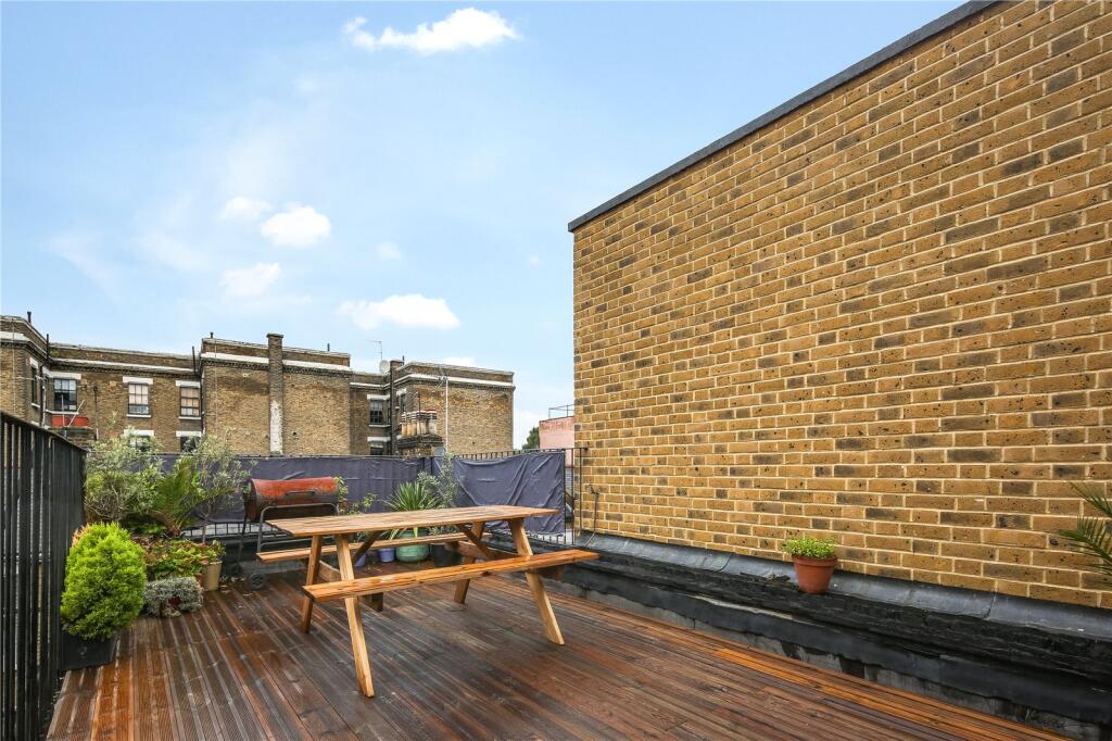 Apartment in London - More