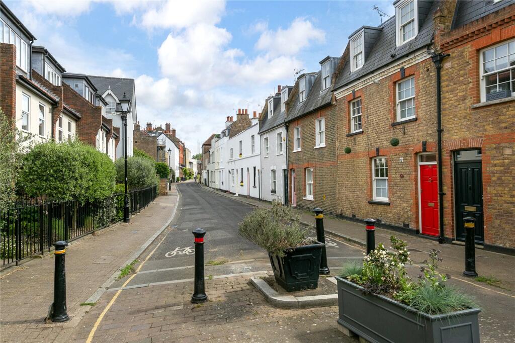 Main image of property: Church Street, Old Isleworth, TW7