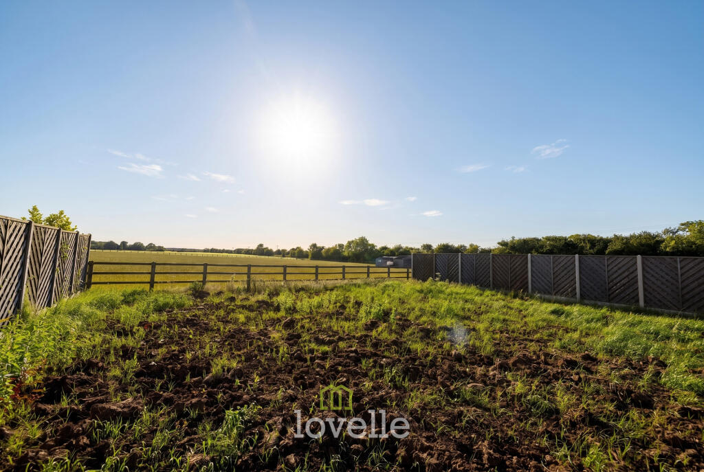 Holton Road, Tetney, DN36 - View 5