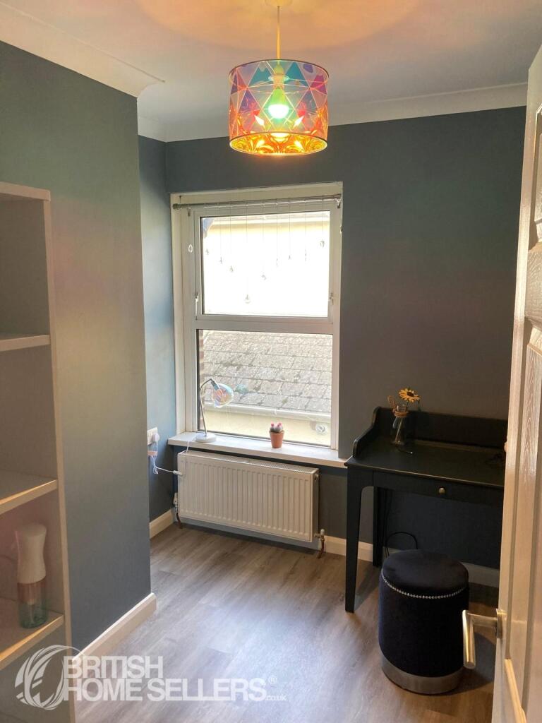 House in Ryde, Weeks - More