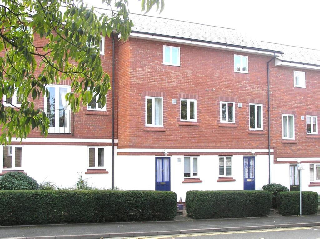 2-bed house on Moor Street, Worcester, Worcestershire, £160,000