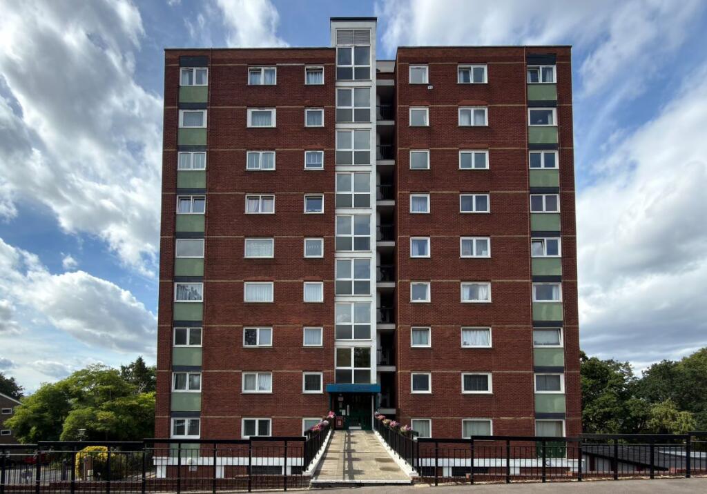 Main image of property: Flat 8 Keats House, Porchester Mead, Beckenham, Kent, BR3 1TD