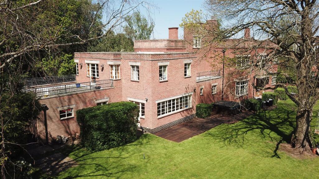 Main image of property: Avenue Road, Stratford-Upon-Avon