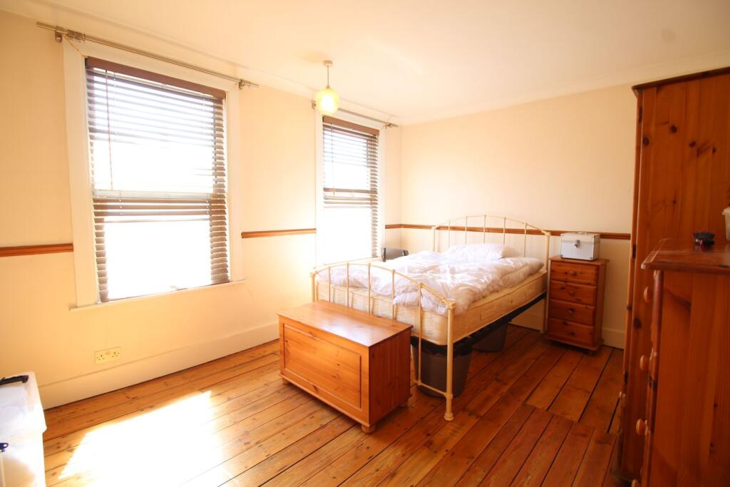 House in Croydon - View 4