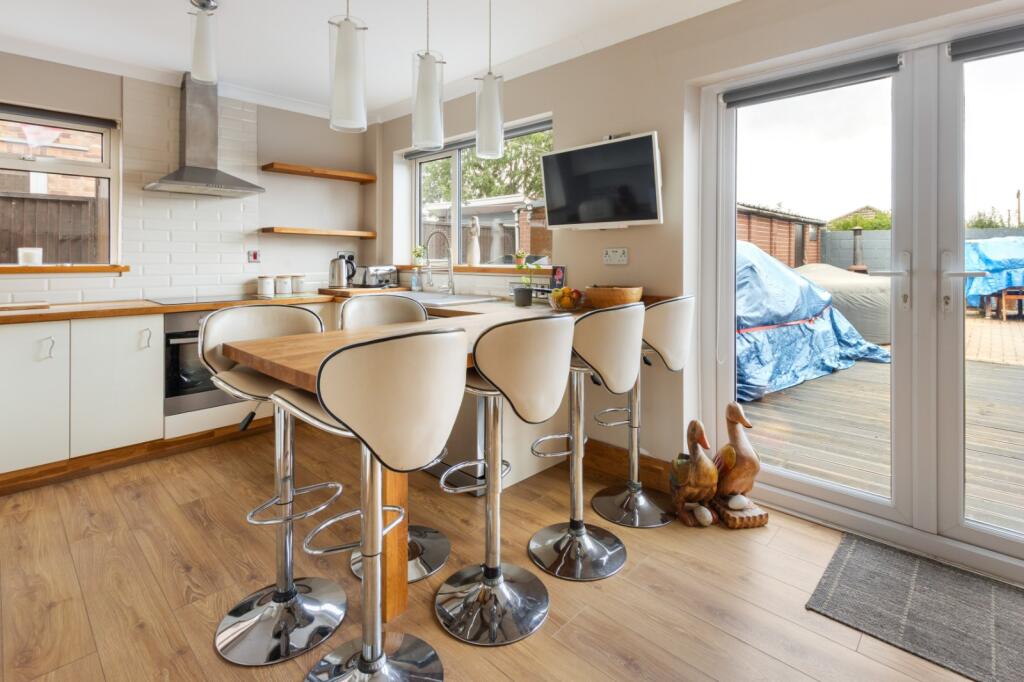 House in Grimsby, Wybers Wood - View 6