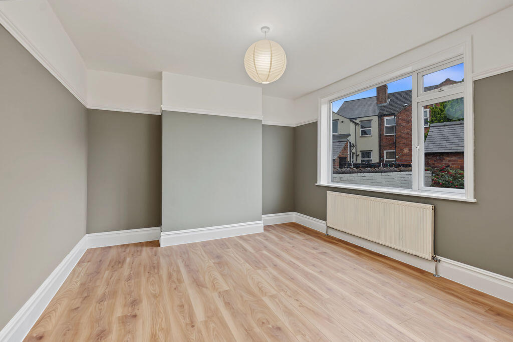 House in Chesterfield, Derbyshire - More