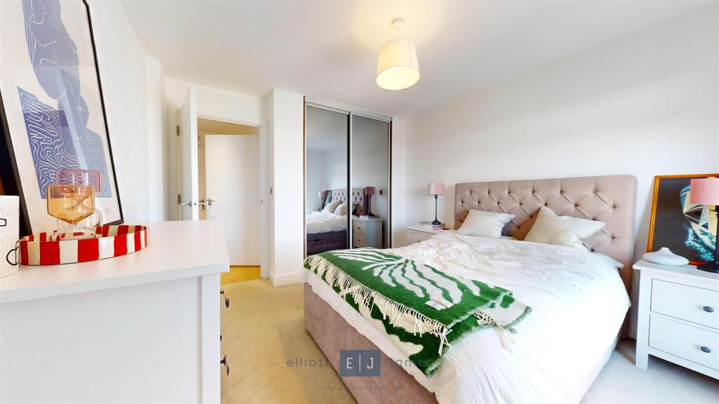 Apartment in Epping Forest, Loughton - View 5