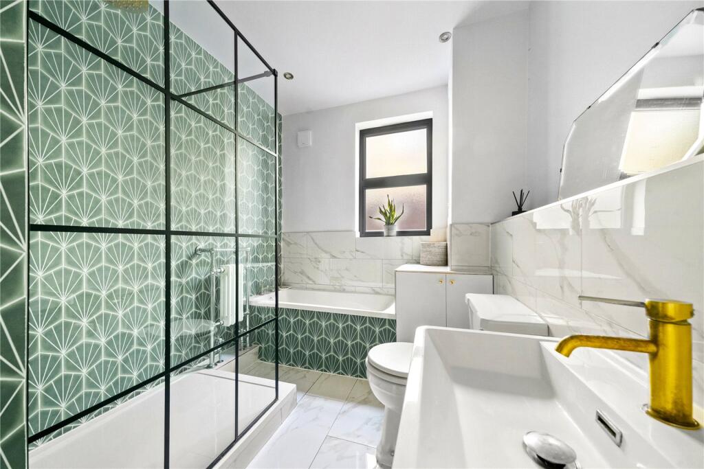 Apartment in London - View 3