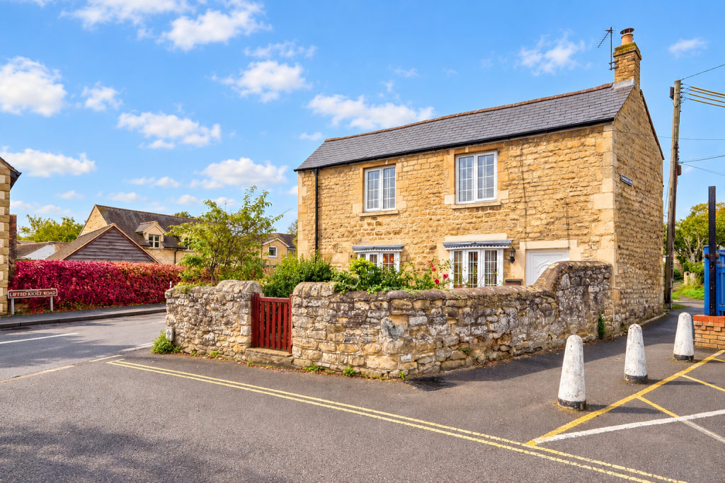 Main image of property: Littleworth Road, Oxford, OX33