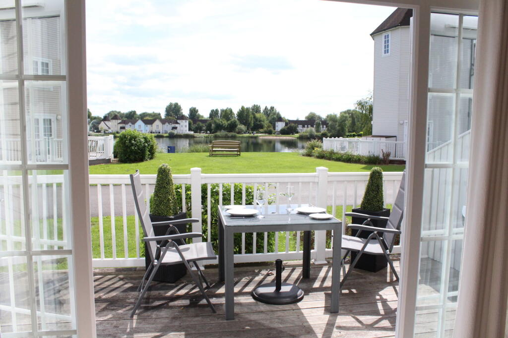 Main image of property: 62 Windrush Lake, Isis and Windrush Lakes