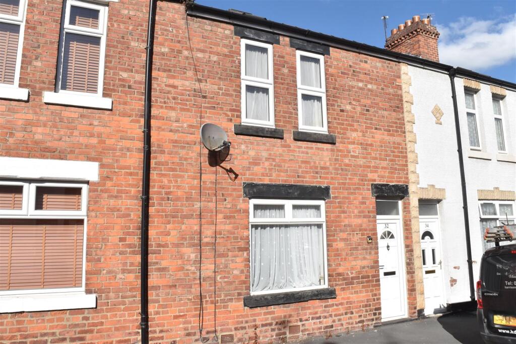 2-bed terraced on Newby Street, Ripon, £180,000