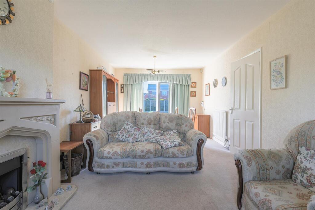 Coalport Close, Cheadle photo 3