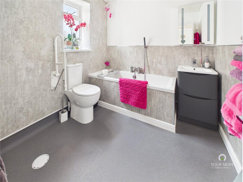 House in North Tyneside, Marden, Cullercoats - More