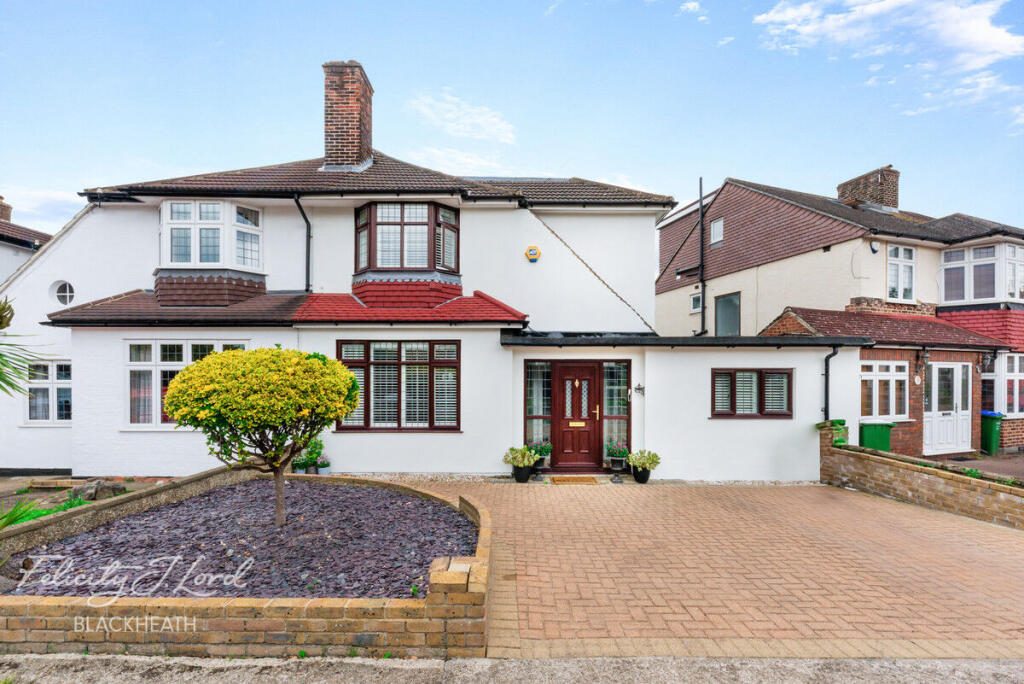 4-bed semi-detached on Brendon Road, London, £800,000