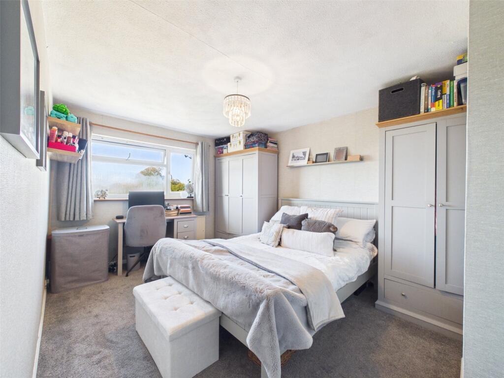 House in Worcester - View 5